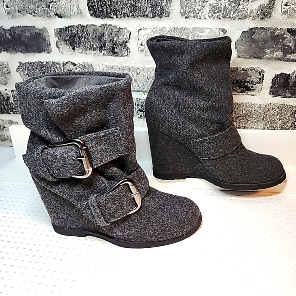 MIA Women's Size 7M Barton Grey Fabric Covered Wedge Heel Buckle Ankle Boots